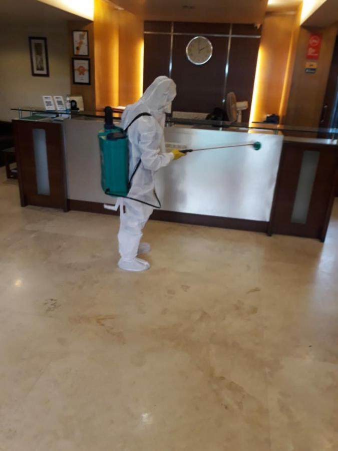Lucky Hotel Goregaon Mumbai  Buitenkant foto