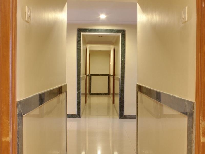 Lucky Hotel Goregaon Mumbai  Buitenkant foto