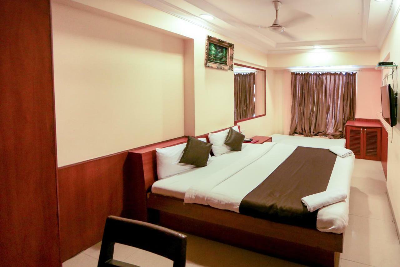 Lucky Hotel Goregaon Mumbai  Buitenkant foto