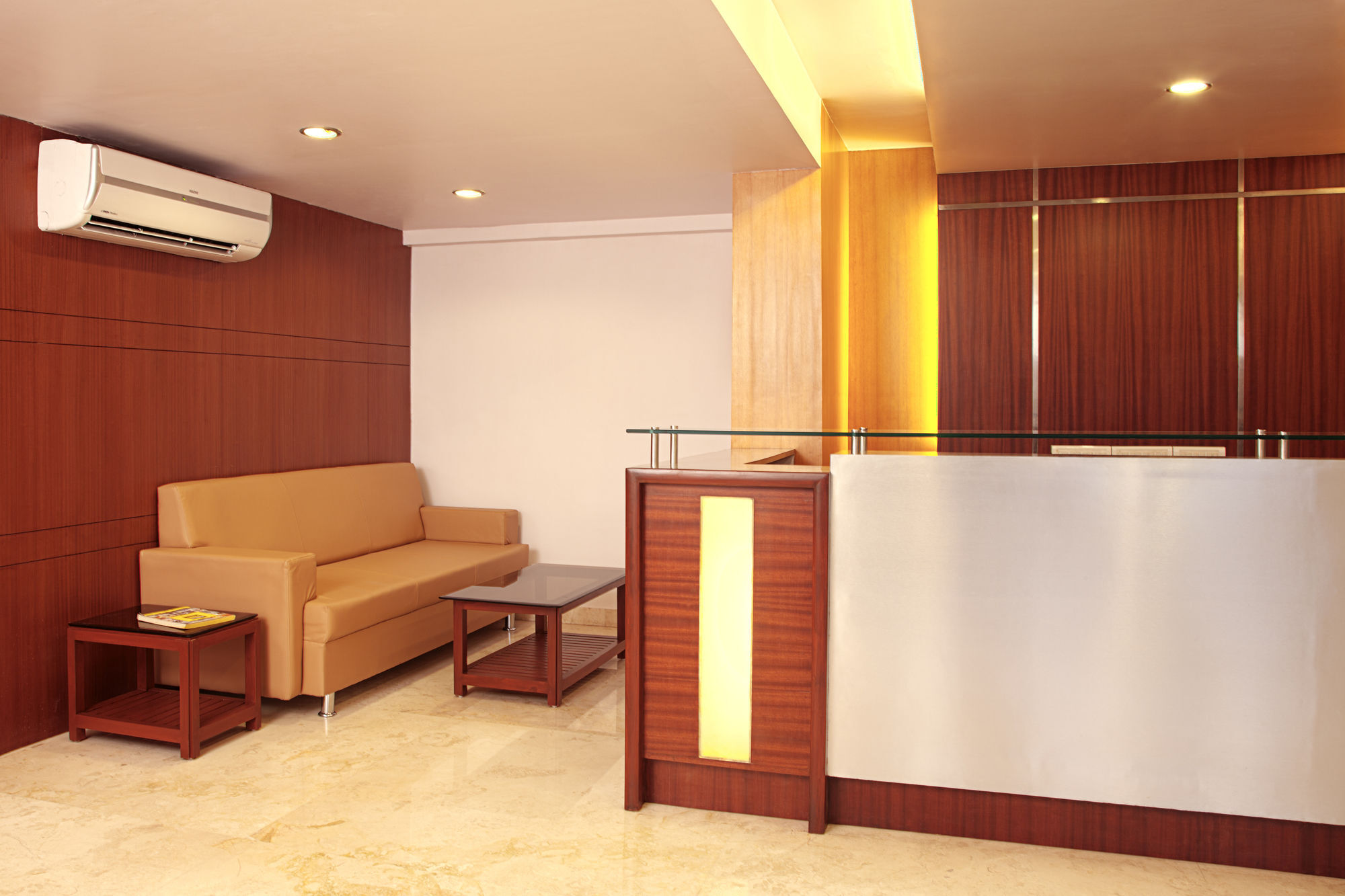 Lucky Hotel Goregaon Mumbai  Buitenkant foto